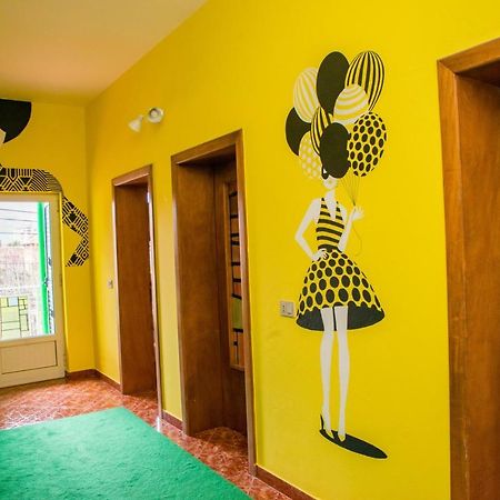 שקודר Our Way Guest House & Hostel מראה חיצוני תמונה