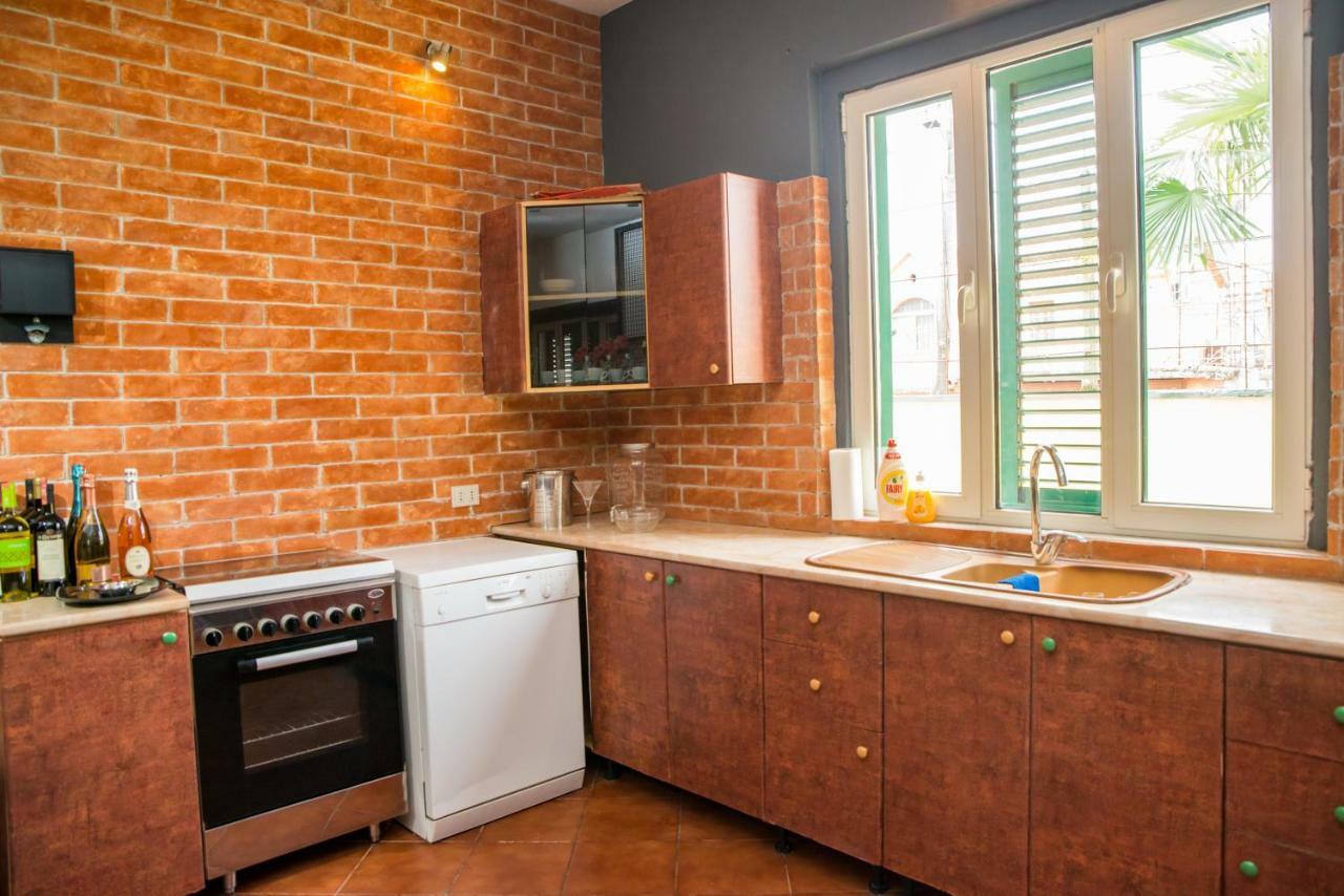 שקודר Our Way Guest House & Hostel מראה חיצוני תמונה