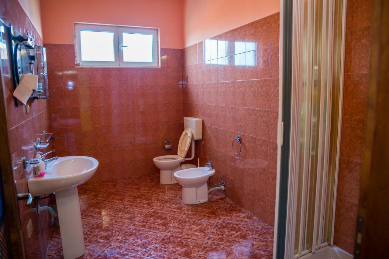 שקודר Our Way Guest House & Hostel מראה חיצוני תמונה